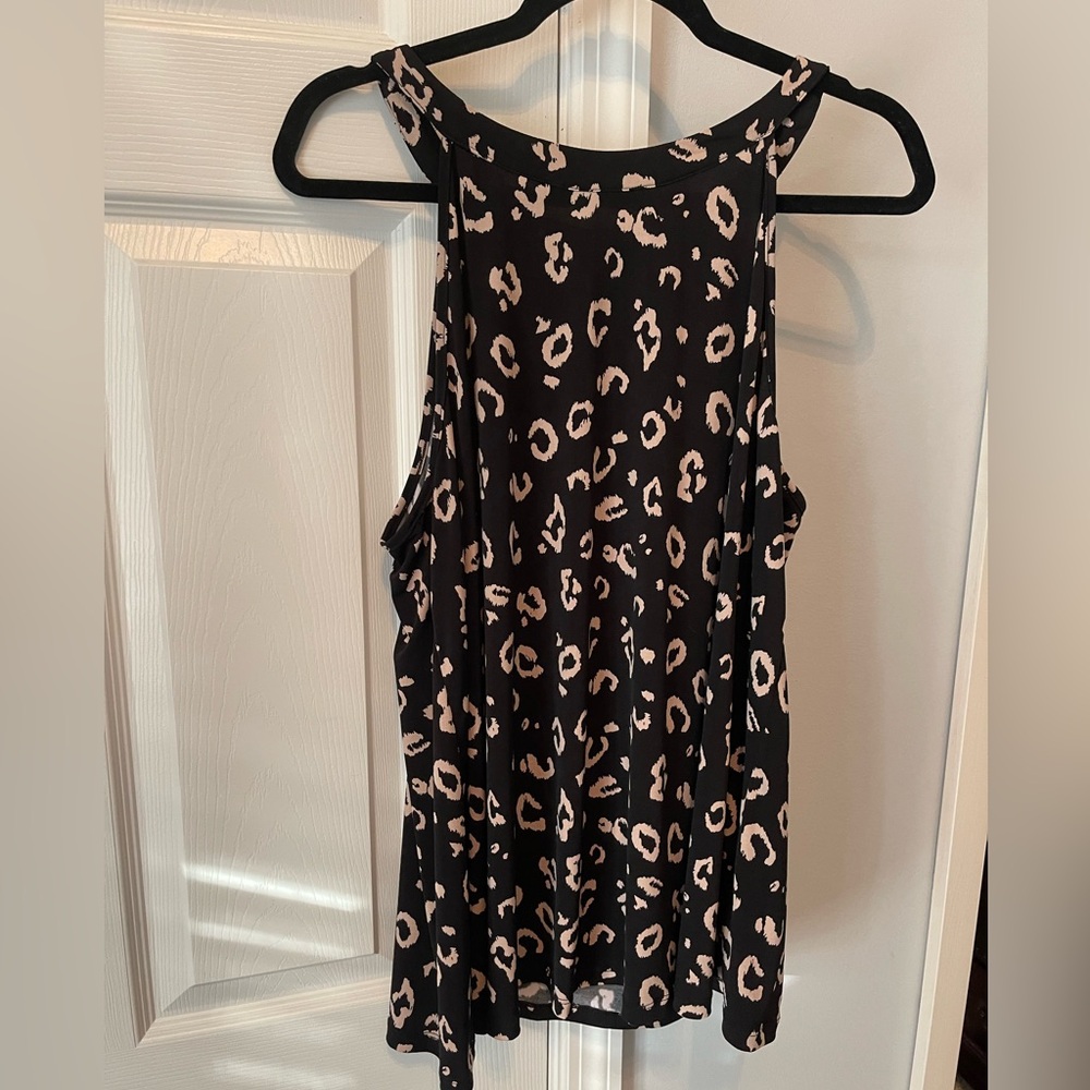 Torrid Leopard Print Sleeveless Top🐆 - Picture 2 of 5